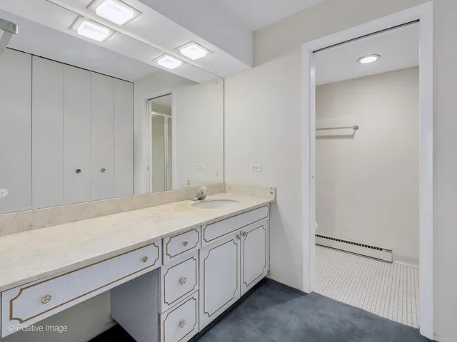 $237,000 | 141 North La Grange Road, Unit 1006, La Grange, IL 60525