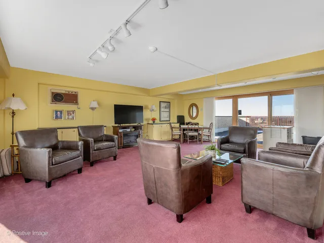 $237,000 | 141 North La Grange Road, Unit 1006, La Grange, IL 60525