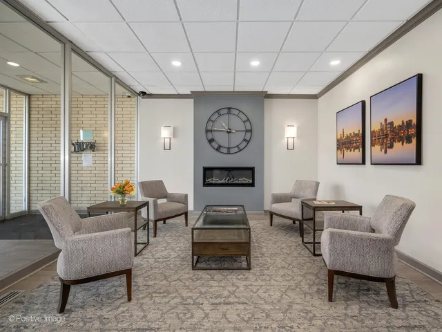 $237,000 | 141 North La Grange Road, Unit 1006, La Grange, IL 60525