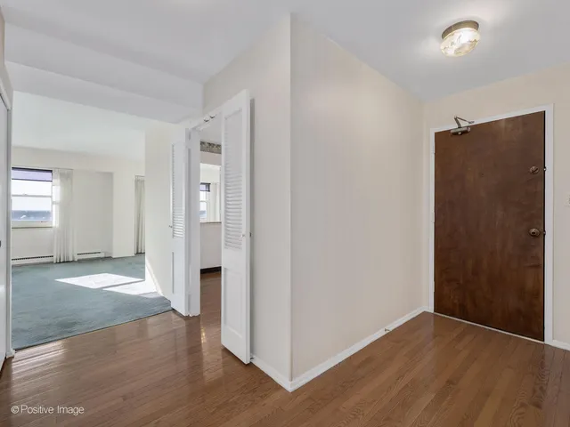 $237,000 | 141 North La Grange Road, Unit 1006, La Grange, IL 60525