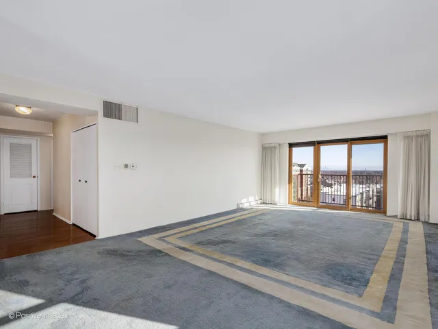 $237,000 | 141 North La Grange Road, Unit 1006, La Grange, IL 60525