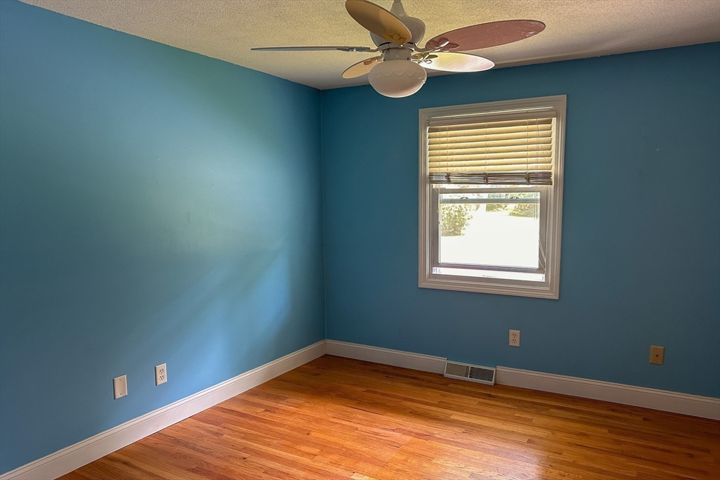 75 Bridle Road Ludlow, MA 01056 - Photo 16 of 27