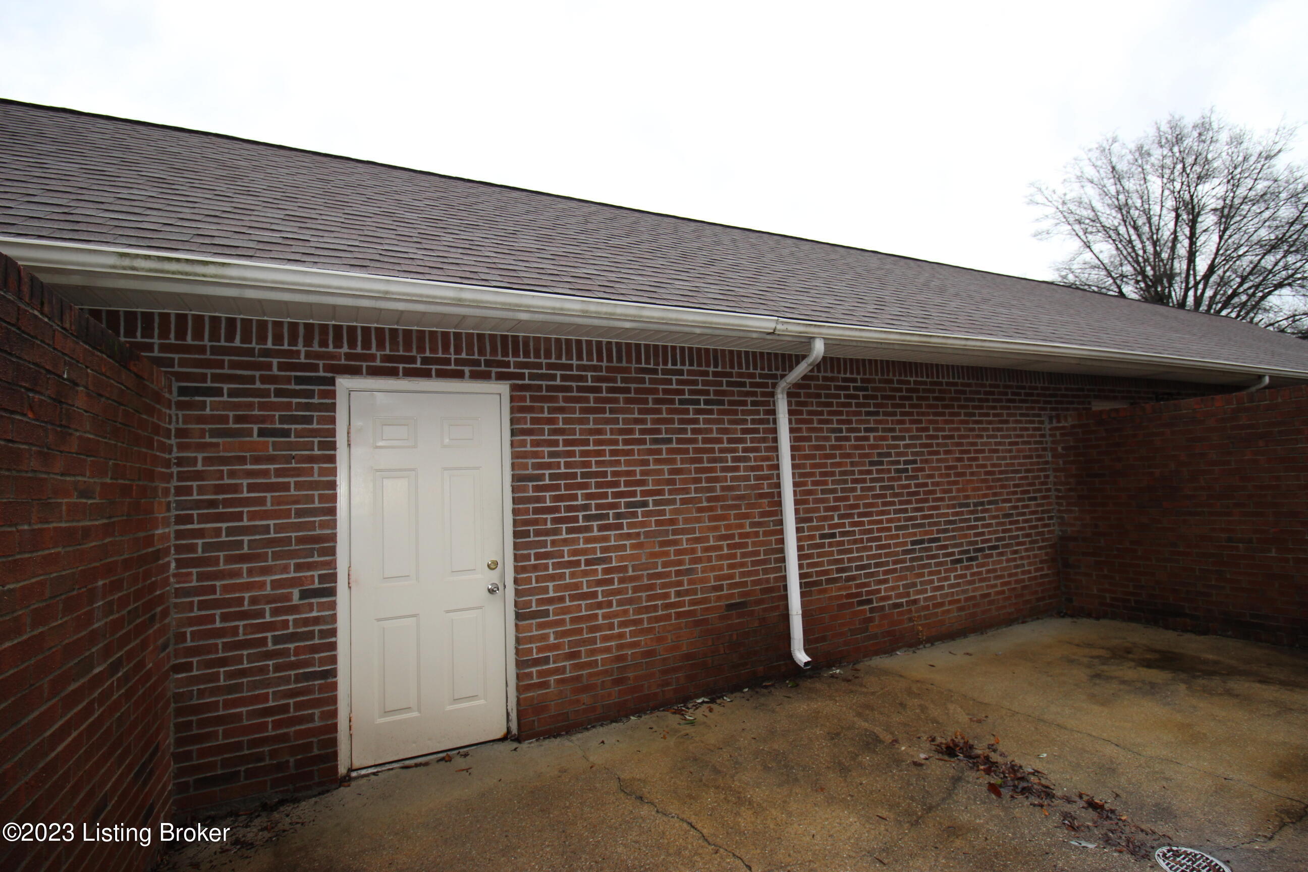 3014 Sprowl Road Jeffersontown, KY 40299 - Photo 24 of 26 IMG_1644