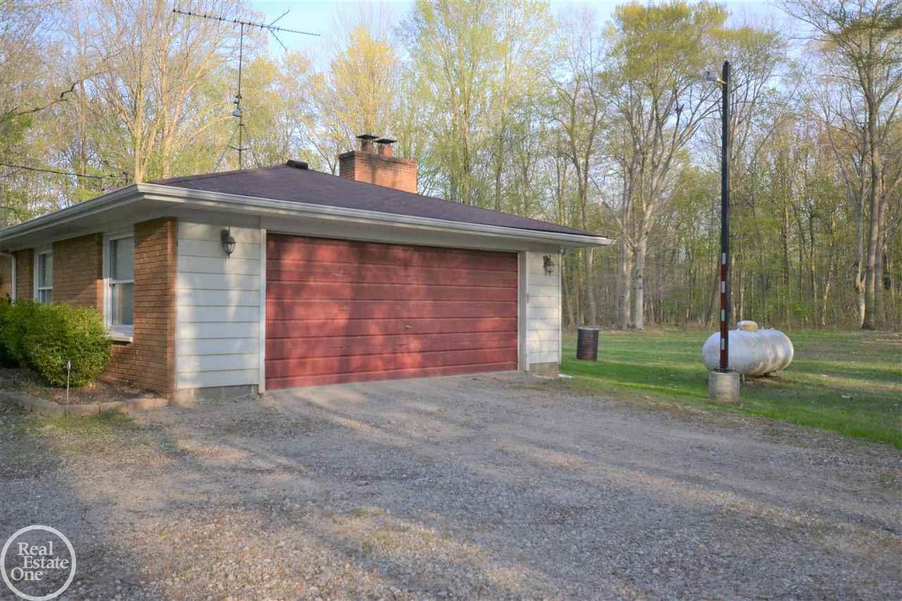 9465 Weber Road Columbus, MI 48063 - Photo 24 of 27 Electricity, Workshop, Sensor Lights