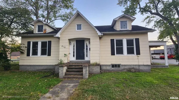 $39,500 | 210 East St Louis Street, West Frankfort, IL 62896