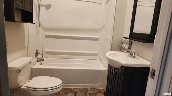 $39,500 | 210 East St Louis Street, West Frankfort, IL 62896