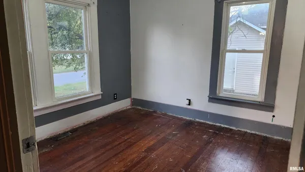 $39,500 | 210 East St Louis Street, West Frankfort, IL 62896