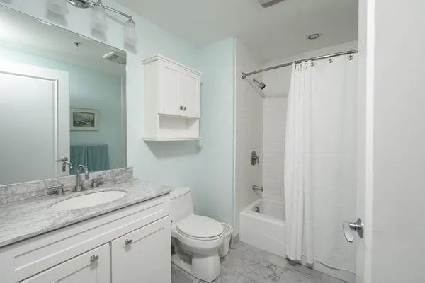 $679,000 | 23 Shipyard Drive, Unit 206, Hingham, MA 02043