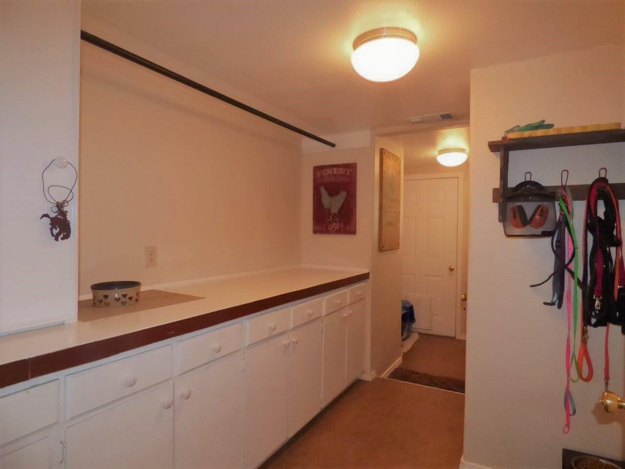 2104 Pine Grove Road Rogue River, OR 97537 - Photo 27 of 36 Laundry Room - Southern Oregon Living