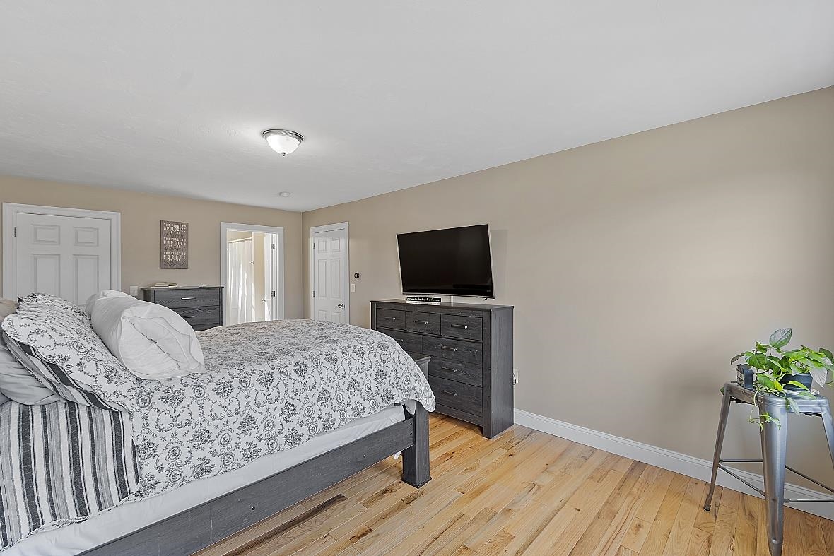 28 Marblehead Road Windham, NH 03087 - Photo 26 of 38