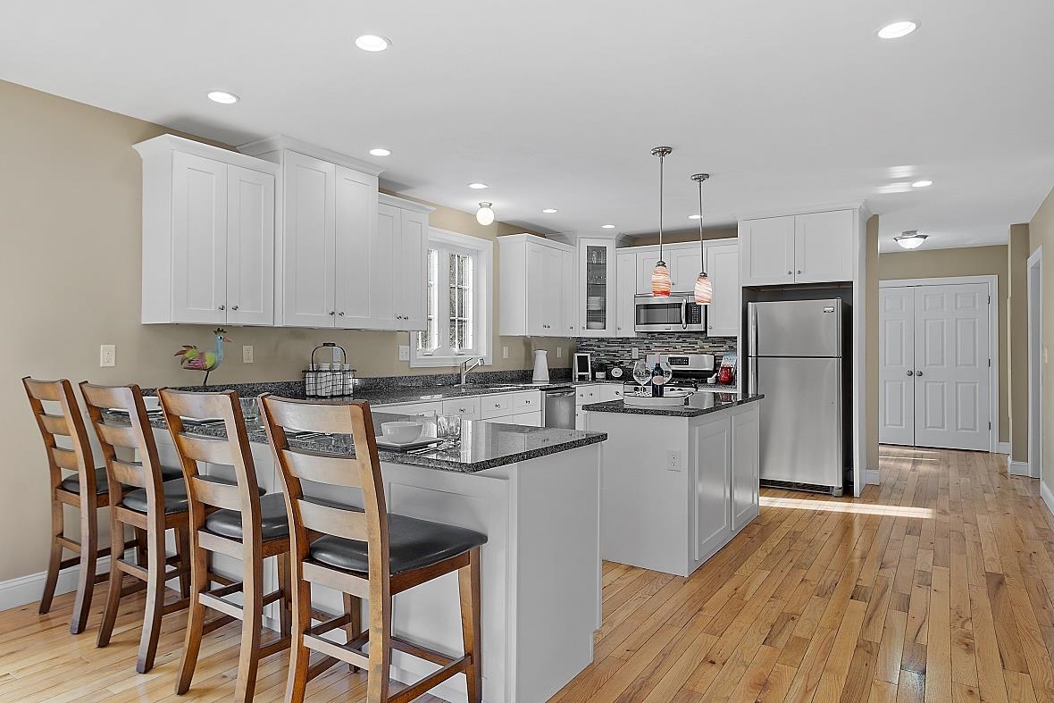 28 Marblehead Road Windham, NH 03087 - Photo 4 of 38