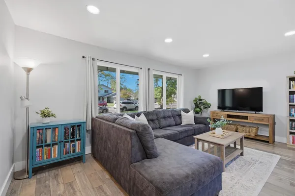 $549,000 | 8128 Canyon Oak Drive, Citrus Heights, CA 95610