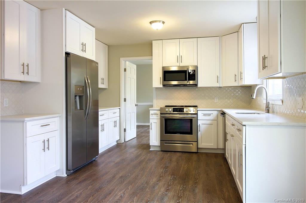 993 Rawlinson Road Rock Hill, SC 29732 - Photo 4 of 19 Gallery Image 4