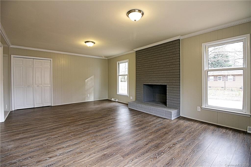 993 Rawlinson Road Rock Hill, SC 29732 - Photo 7 of 19 Gallery Image 7