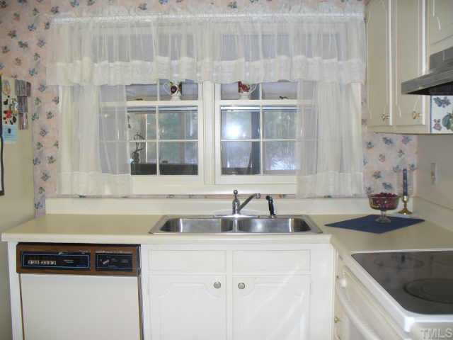6416 Lebanon Road Mebane, NC 27302 - Photo 5 of 12 Bright kitchen with 2 pantries and smooth top range