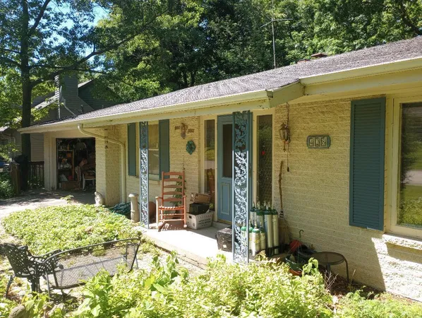 $2,900 | 428 Hillcrest Drive, Fontana, WI 53125