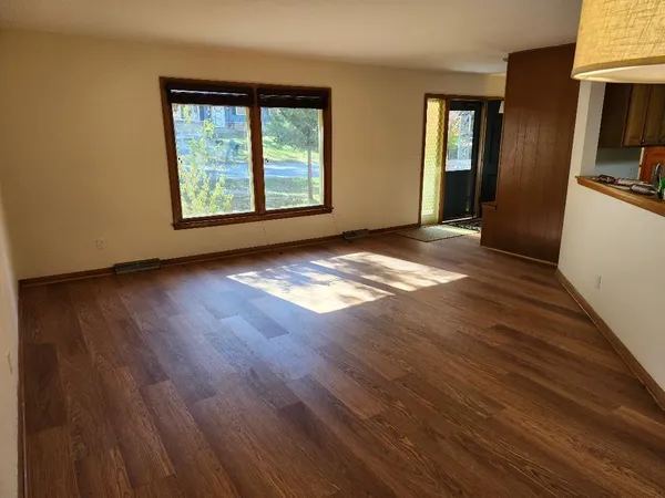 $2,900 | 428 Hillcrest Drive, Fontana, WI 53125