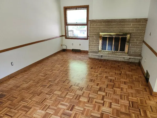 $2,900 | 428 Hillcrest Drive, Fontana, WI 53125