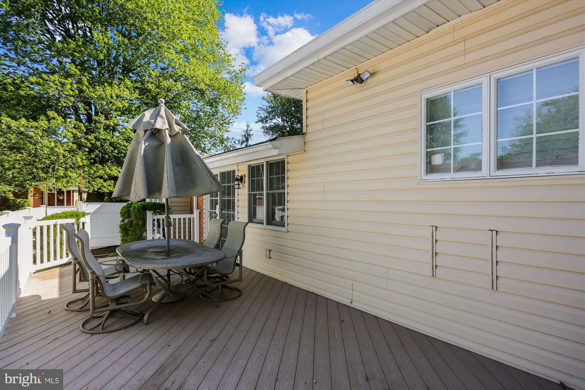 919 Hyde Road Silver Spring, MD 20902 - Photo 16 of 45 Deck off Kitchen