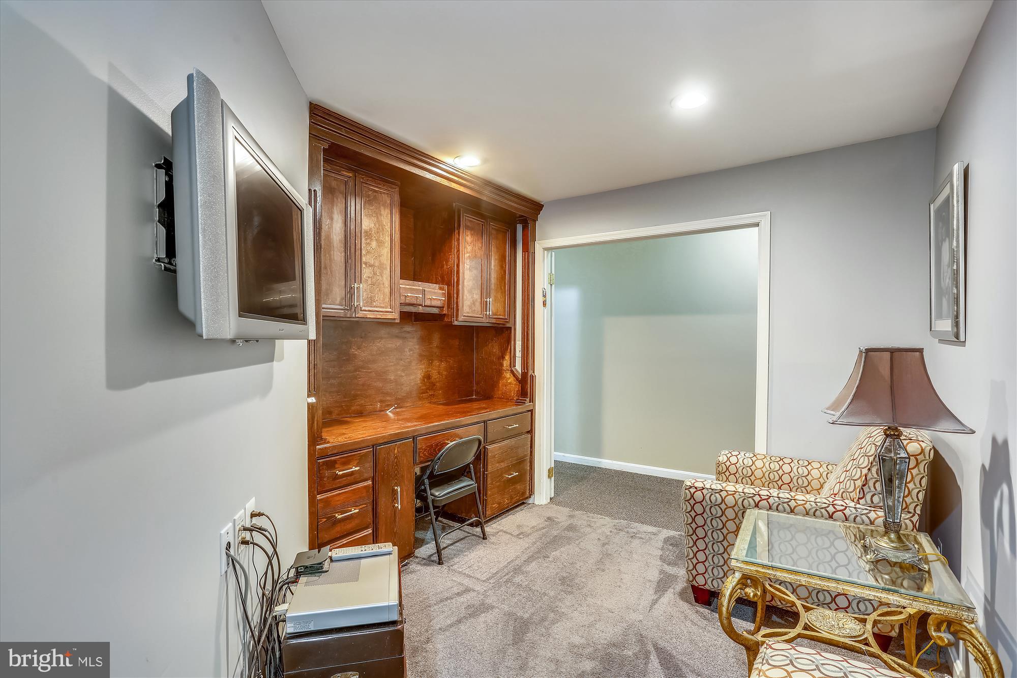 919 Hyde Road Silver Spring, MD 20902 - Photo 19 of 45 MBR Sitting Room