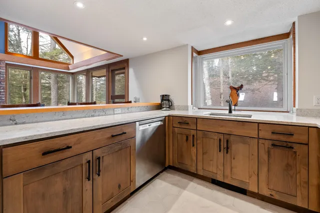 $660,000 | 9 Pond View Road, Unit 9, Winhall, VT 05340