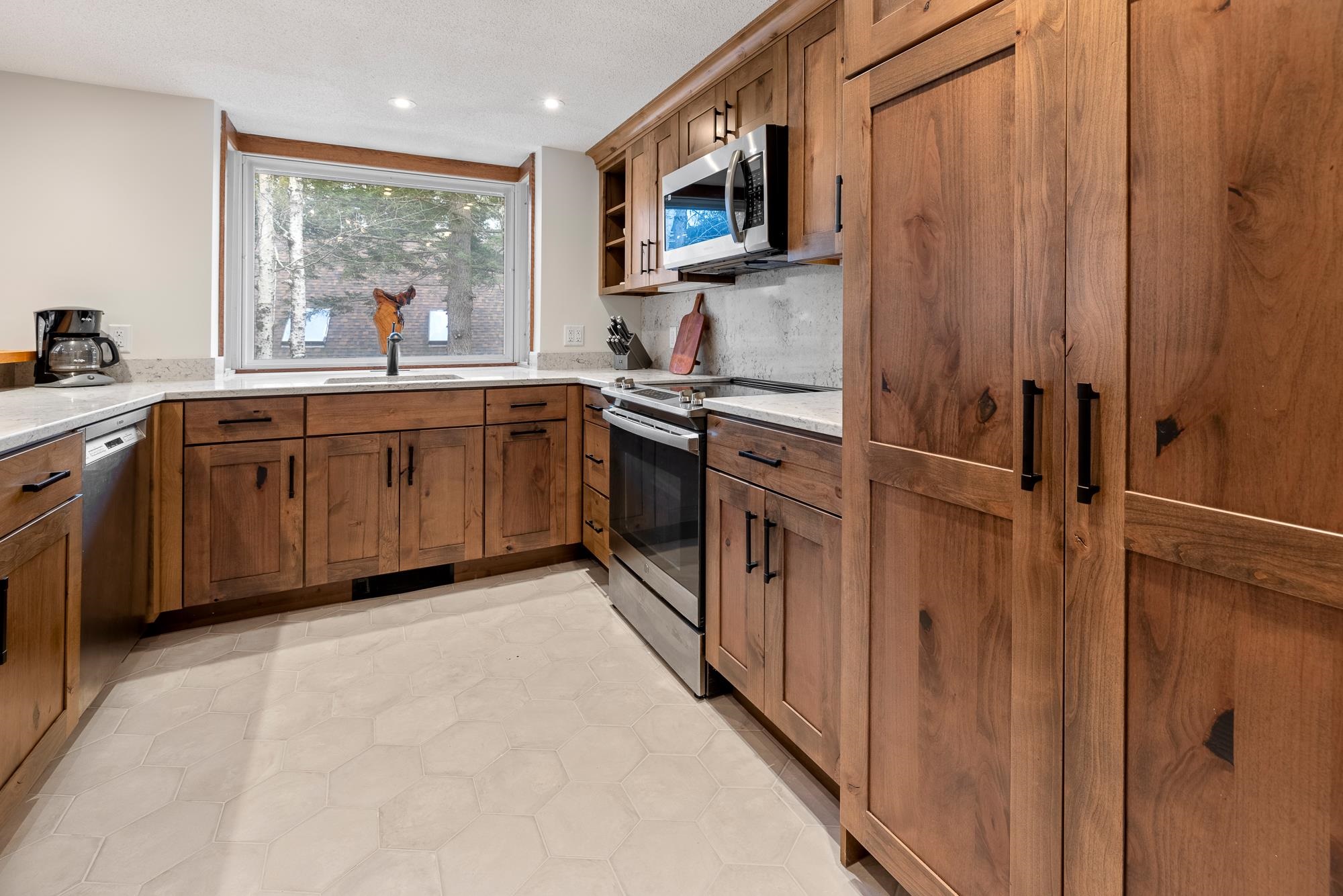 9 Pond View Road, Unit 9 Winhall, VT 05340 - Photo 8 of 46