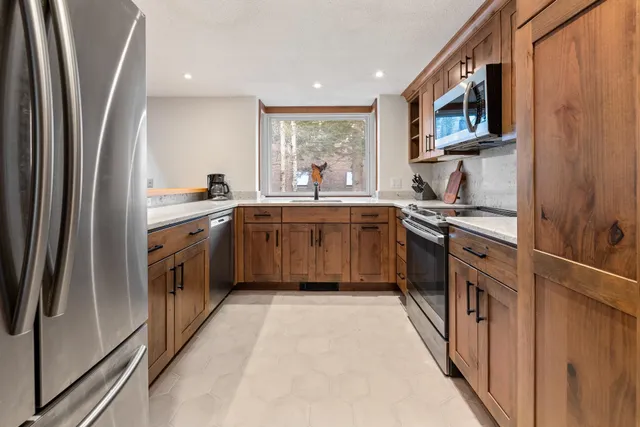 $660,000 | 9 Pond View Road, Unit 9, Winhall, VT 05340