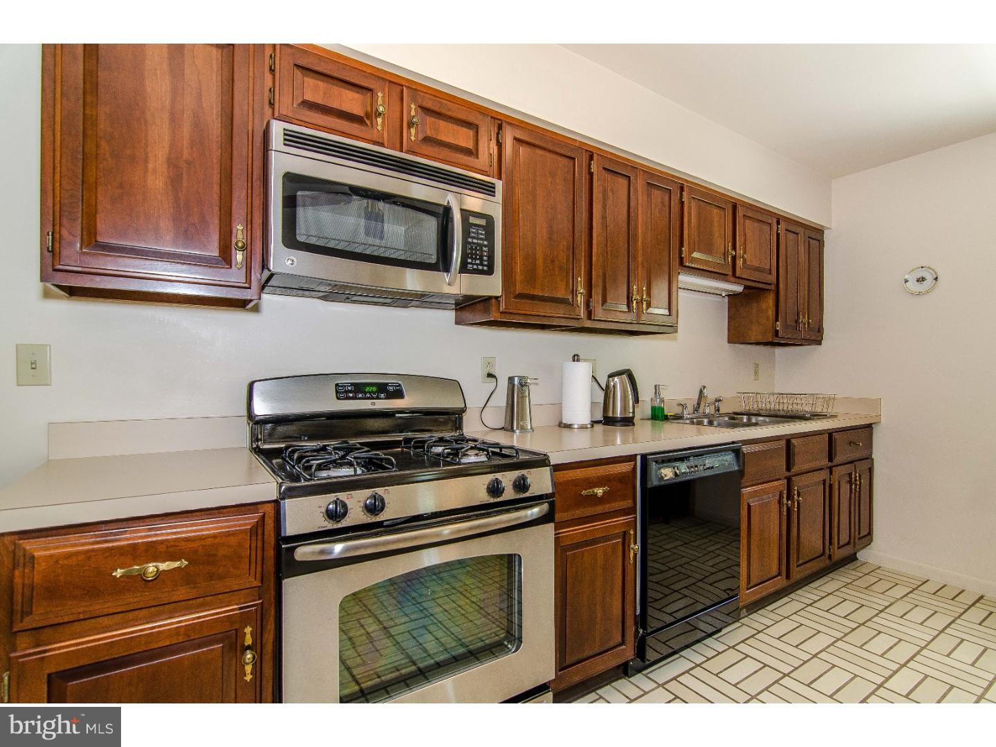 8809 Verree Road Philadelphia, PA 19115 - Photo 6 of 21