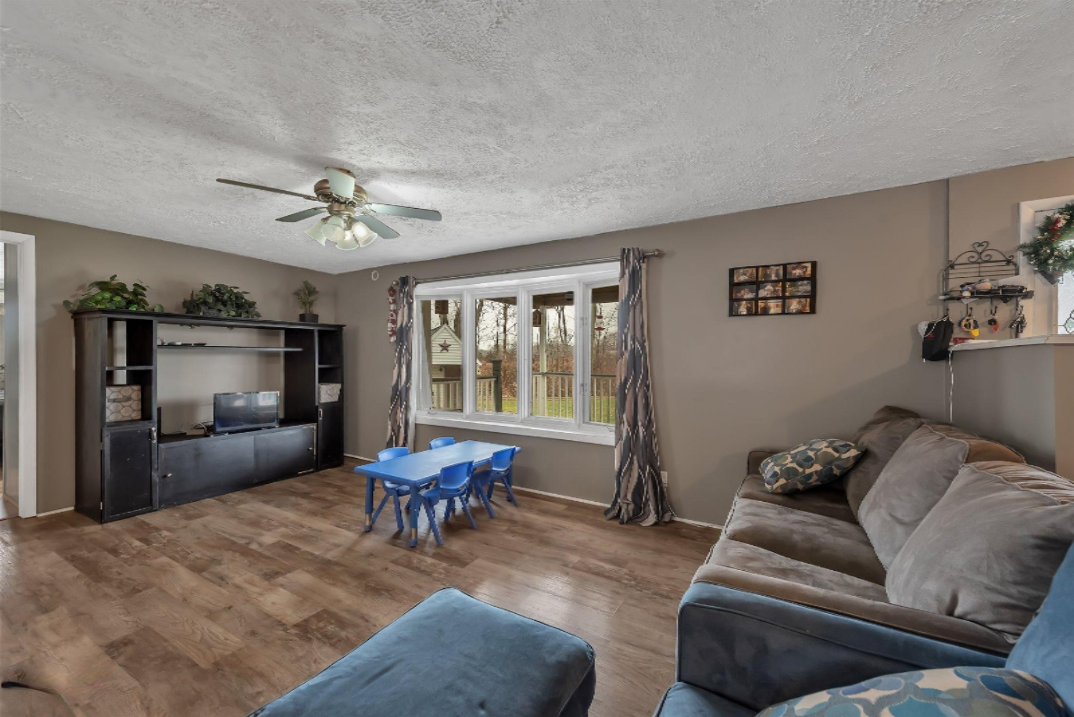 5259 Mt Hope Road Carson City, MI 48811 - Photo 5 of 44 05-5259 S Mt Hope Rd-windowstill-re