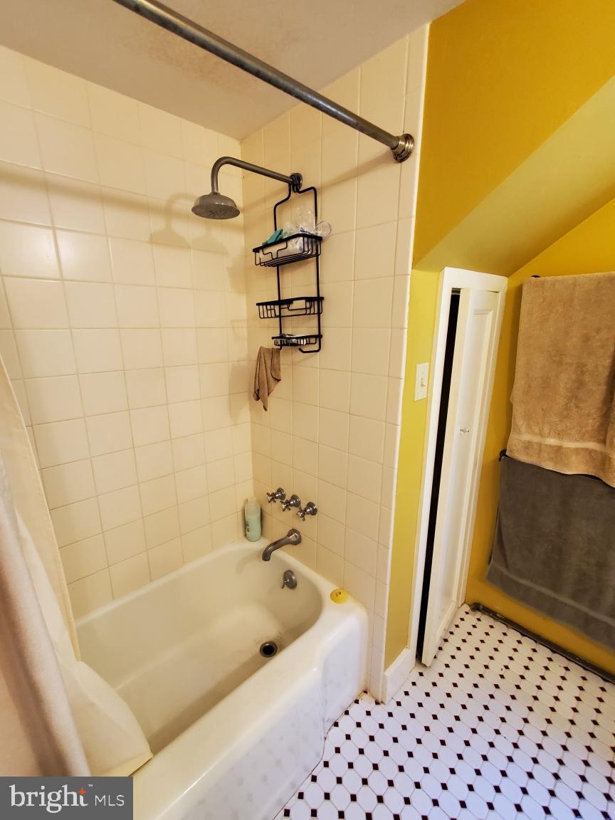 24 Blue Ridge Road Titusville, NJ 08560 - Photo 19 of 34 Bathroom Second Floor