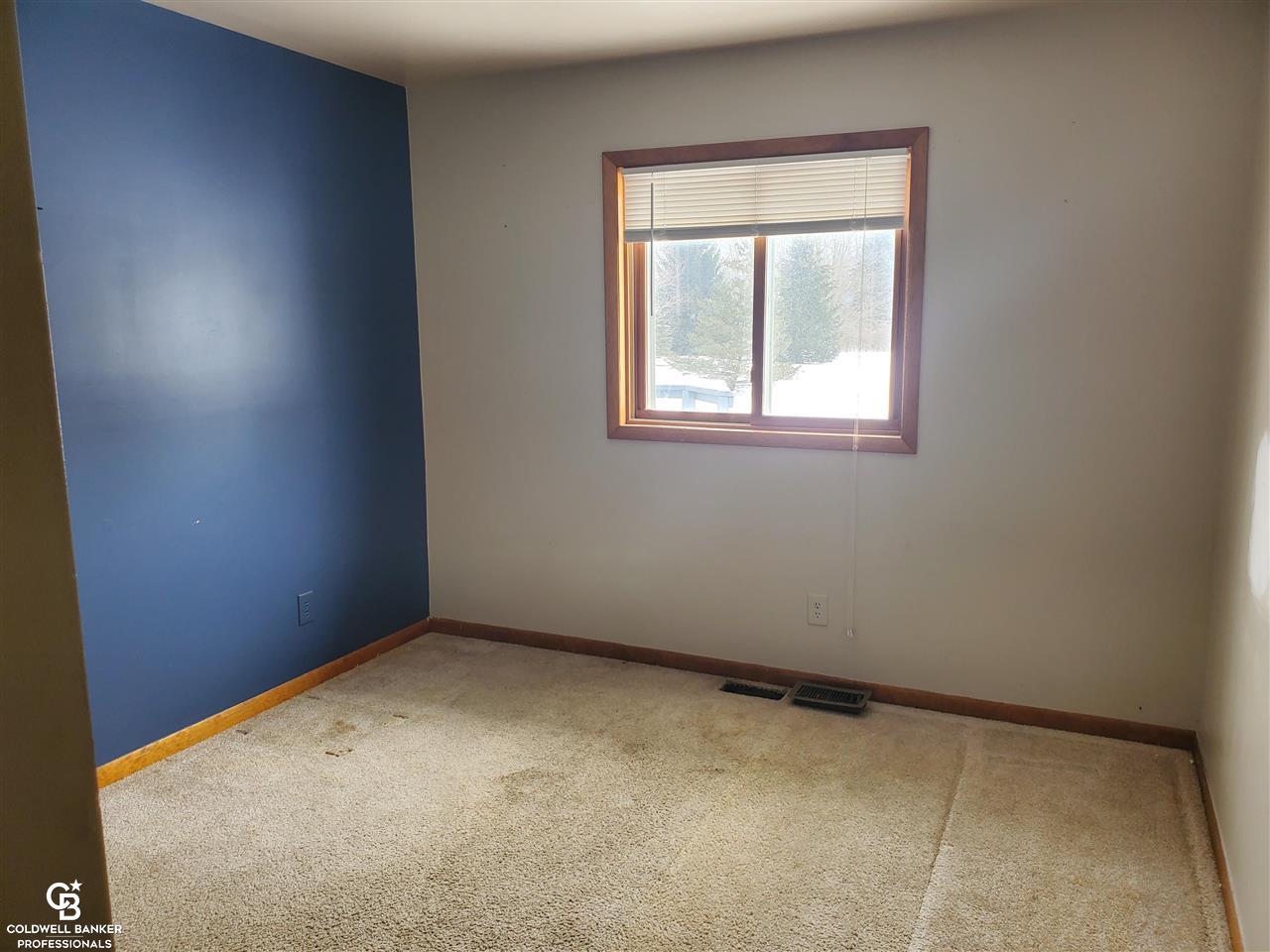 5656 Capac Road Capac, MI 48014 - Photo 11 of 28