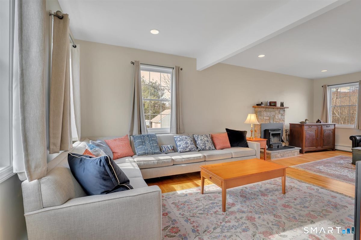 74 Oxbow Road Haddam, CT 06441 - Photo 5 of 31