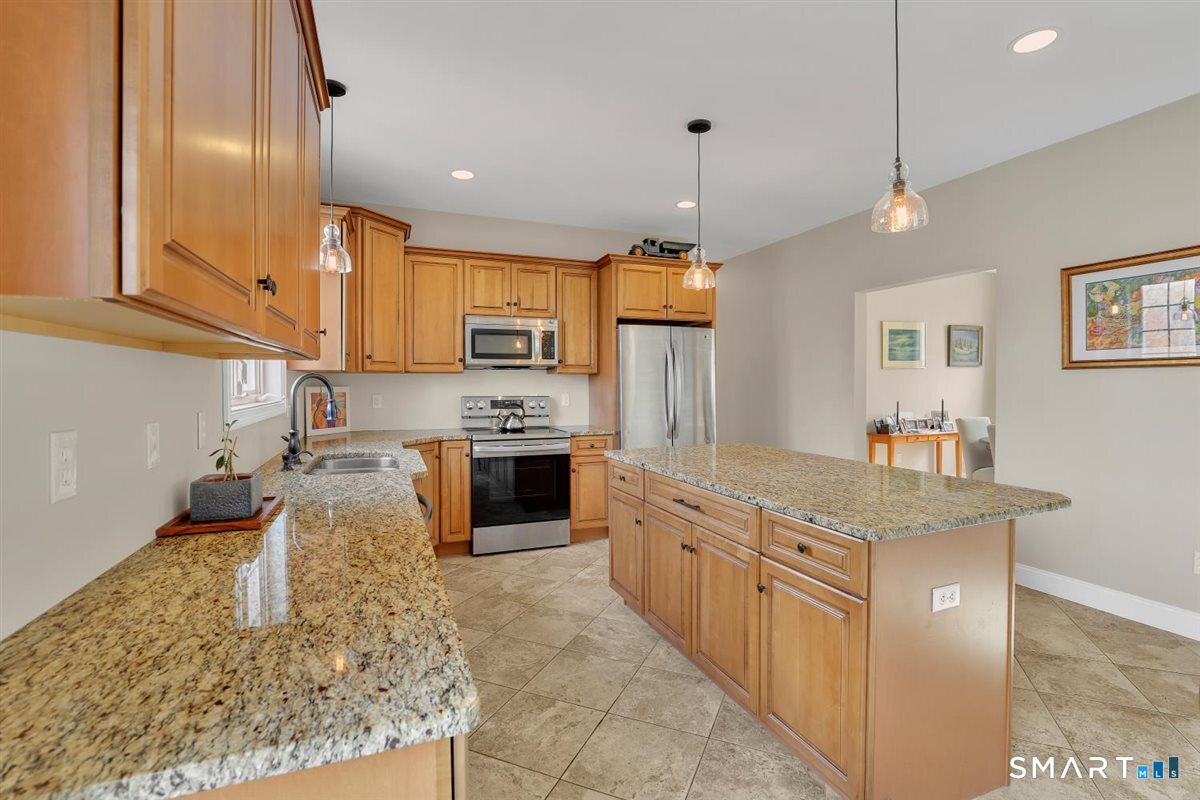 74 Oxbow Road Haddam, CT 06441 - Photo 10 of 31