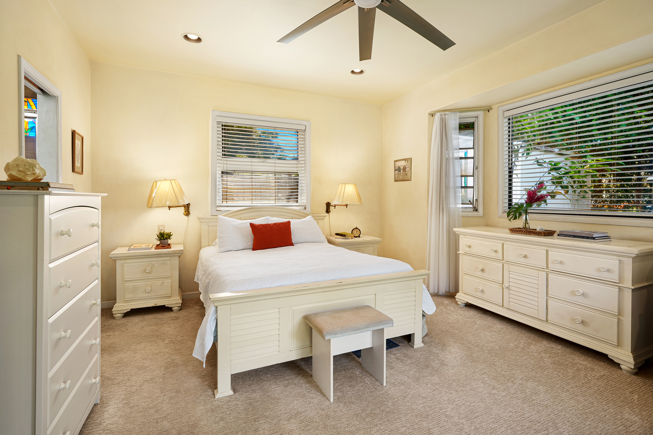 2255 Loke Road Koloa, HI 96756 - Photo 9 of 17 a bedroom with a bed and a dresser