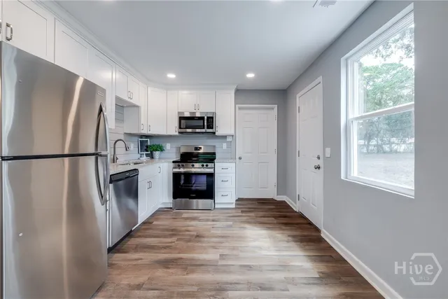 $275,000 | 504 East Montgomery Cross Road, Savannah, GA 31406