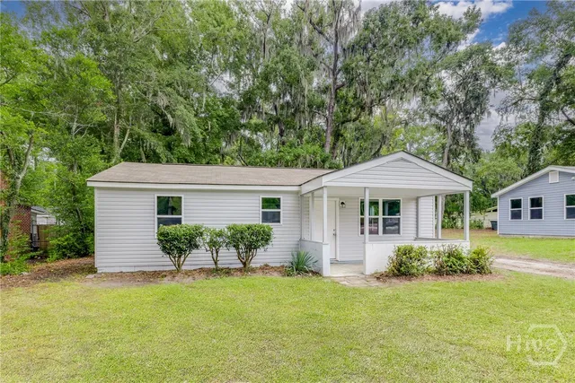 $275,000 | 504 East Montgomery Cross Road, Savannah, GA 31406