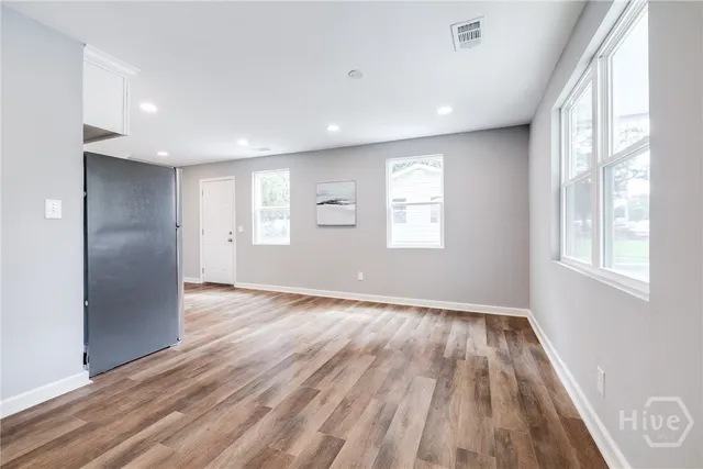 $275,000 | 504 East Montgomery Cross Road, Savannah, GA 31406