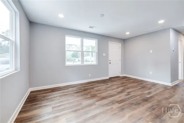 $275,000 | 504 East Montgomery Cross Road, Savannah, GA 31406