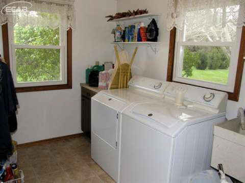 18916 Bishop Road Chesaning, MI 48616 - Photo 11 of 17 20424302-10.JPG