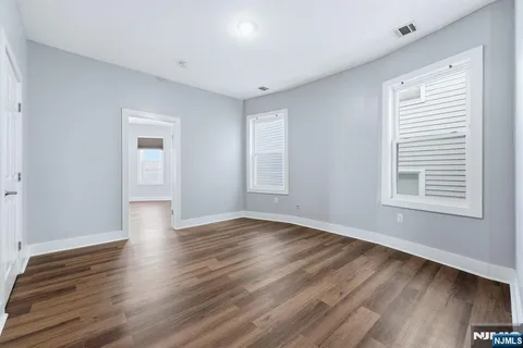 $2,150 | 913 South 18th Street, Unit 2, Newark, NJ 07108