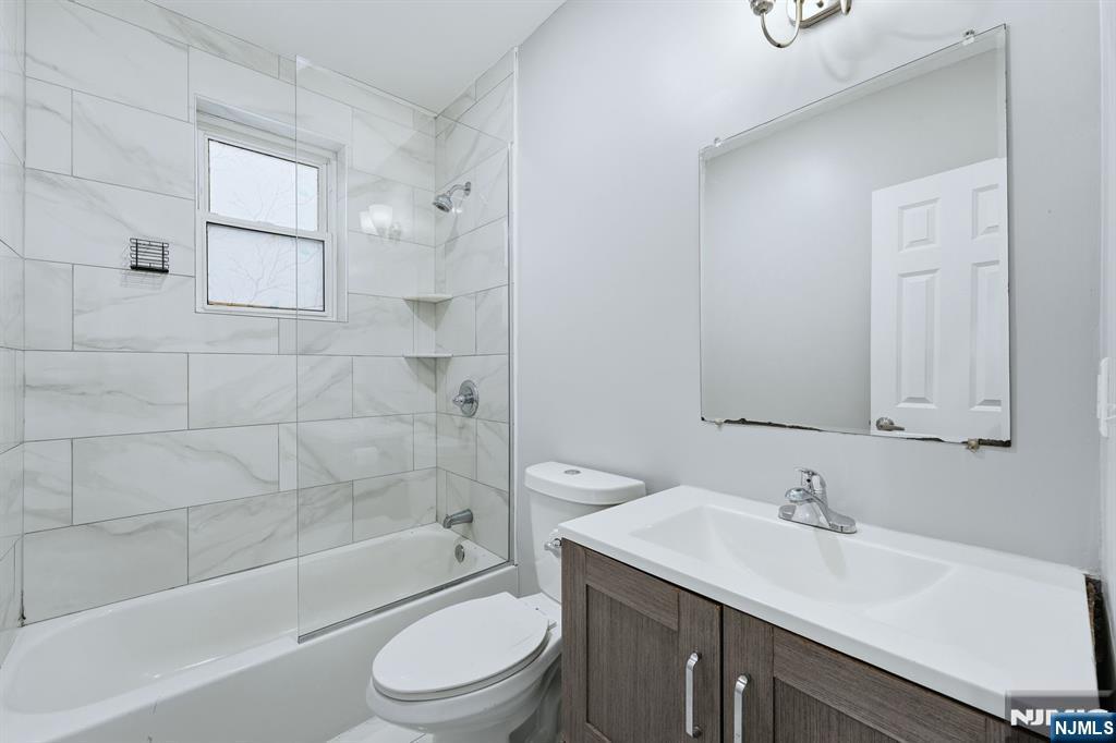 913 South 18th Street, Unit 2 Newark, NJ 07108 - Photo 19 of 26