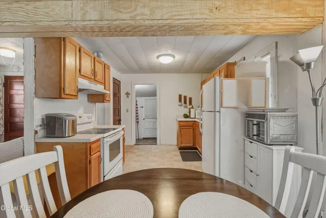 $157,777 | 12 Tavern Road, Hadley, NY 12835