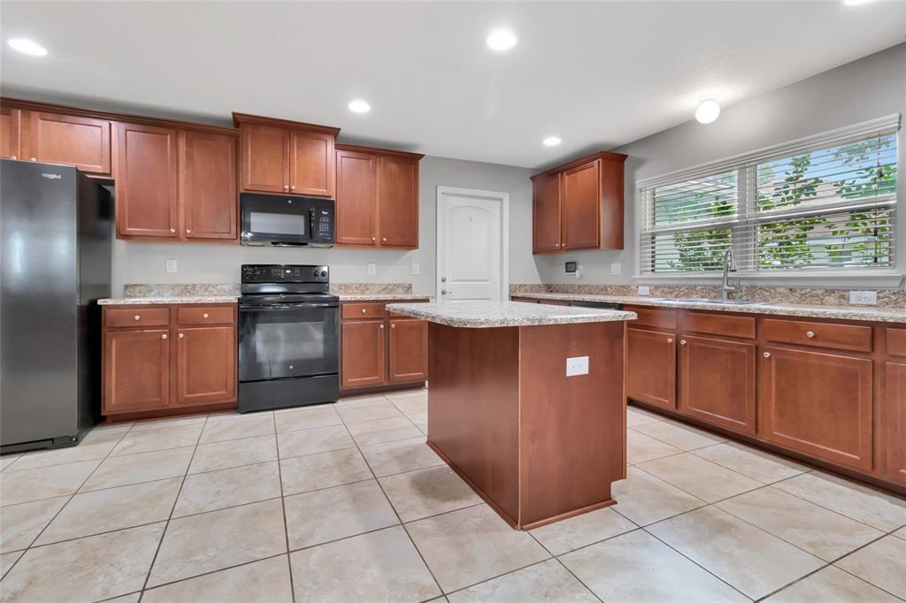 2301 Angel Fish Loop Leesburg, FL 34748 - Photo 8 of 33 Gallery Image 8