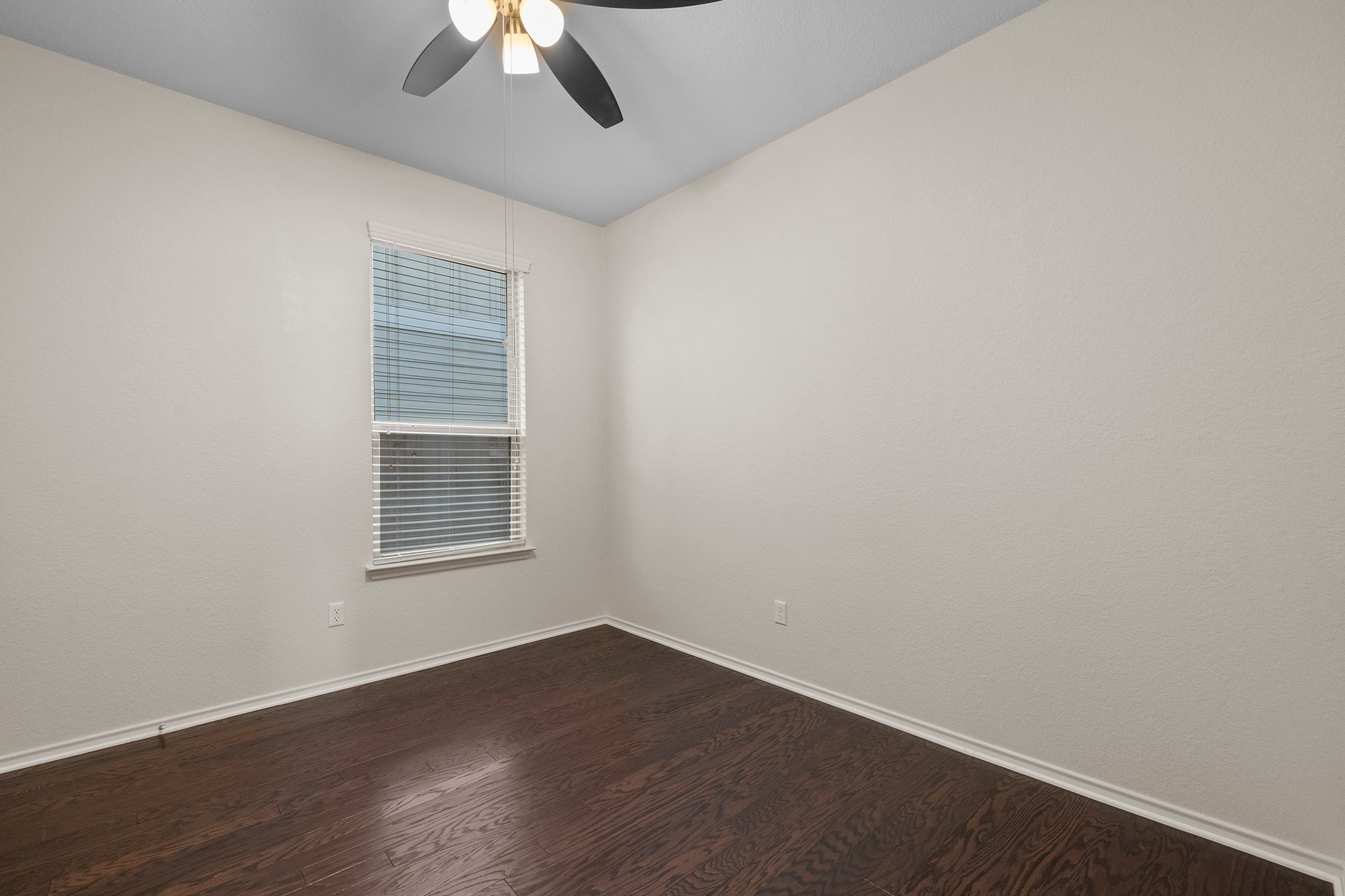 537 Bonnet Boulevard Georgetown, TX 78628 - Photo 19 of 25 3/3 bedrooms.