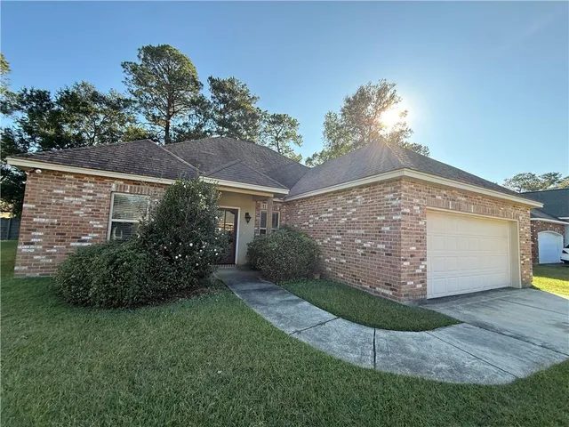 $2,100 | 151 Gallier Court, Mandeville, LA 70448