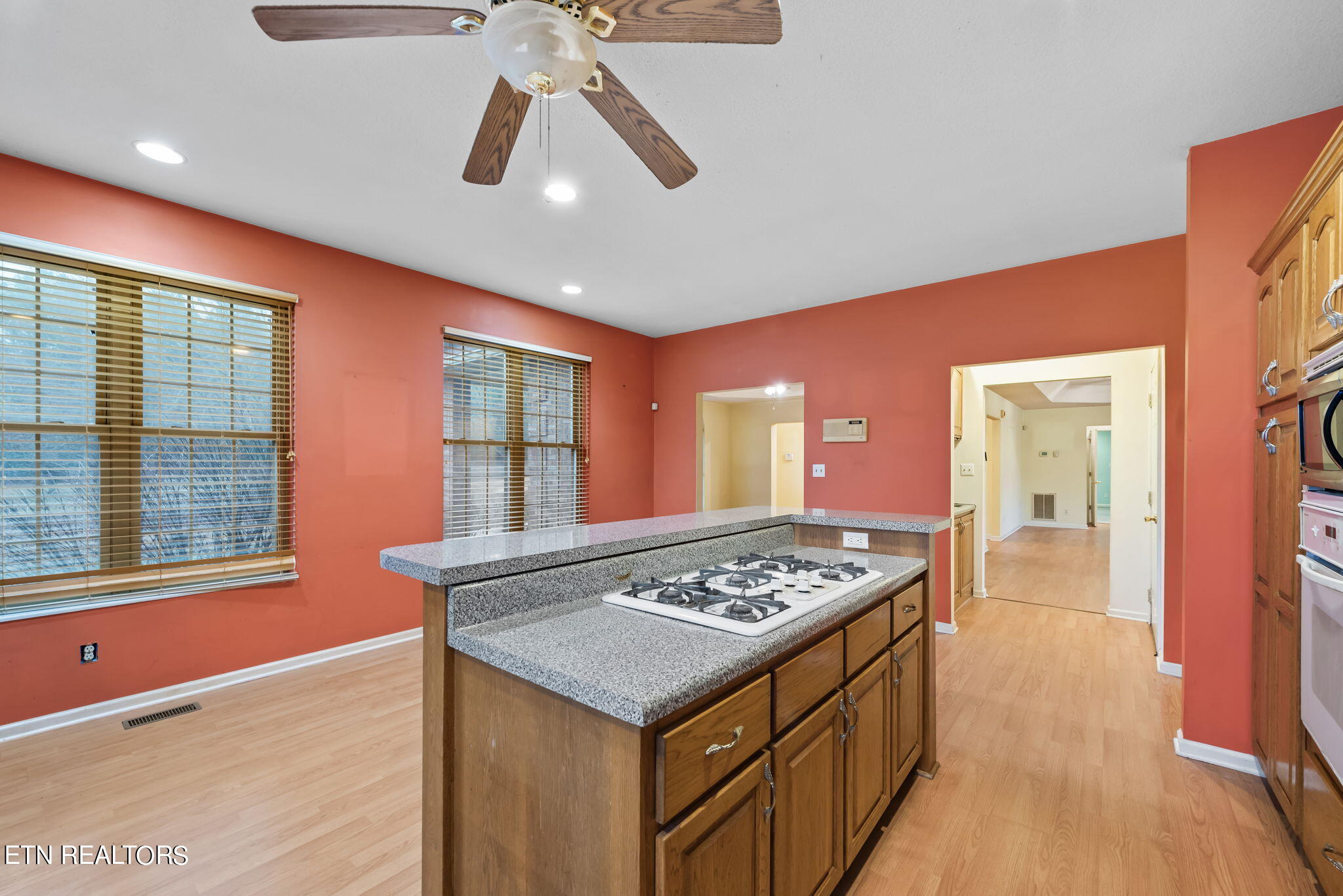 133 University Road Kingston, TN 37763 - Photo 11 of 58 kitchen