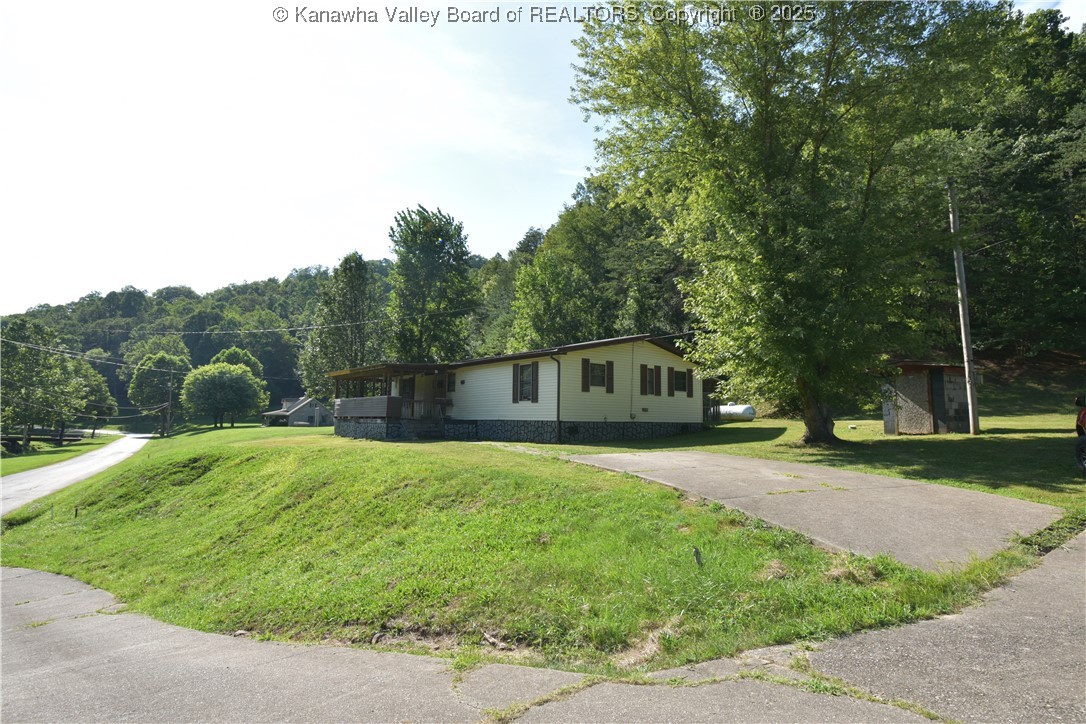 3701 North Grapevine Road Charleston, WV 25320 - Photo 1 of 20 Gallery Image 1
