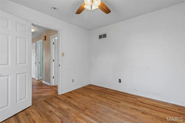 $179,900 | 4152 Ridge Drive, De Soto, MO 63020