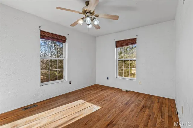 $179,900 | 4152 Ridge Drive, De Soto, MO 63020