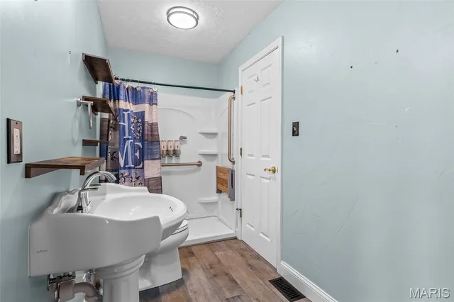 $179,900 | 4152 Ridge Drive, De Soto, MO 63020